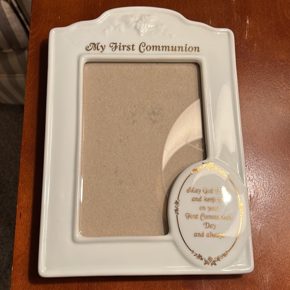 Porcelain First Communion Picture Frame - Picture 4 of 7